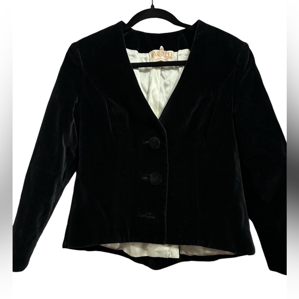 Mamselle by Betty Carol Velvet Blazer. Size Small